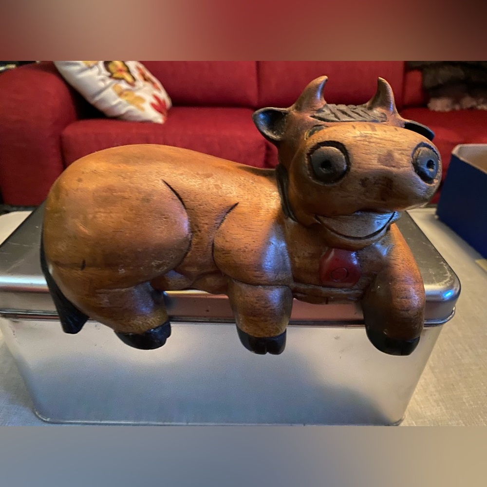 Wooden Bull/Cow Shelf Sitter